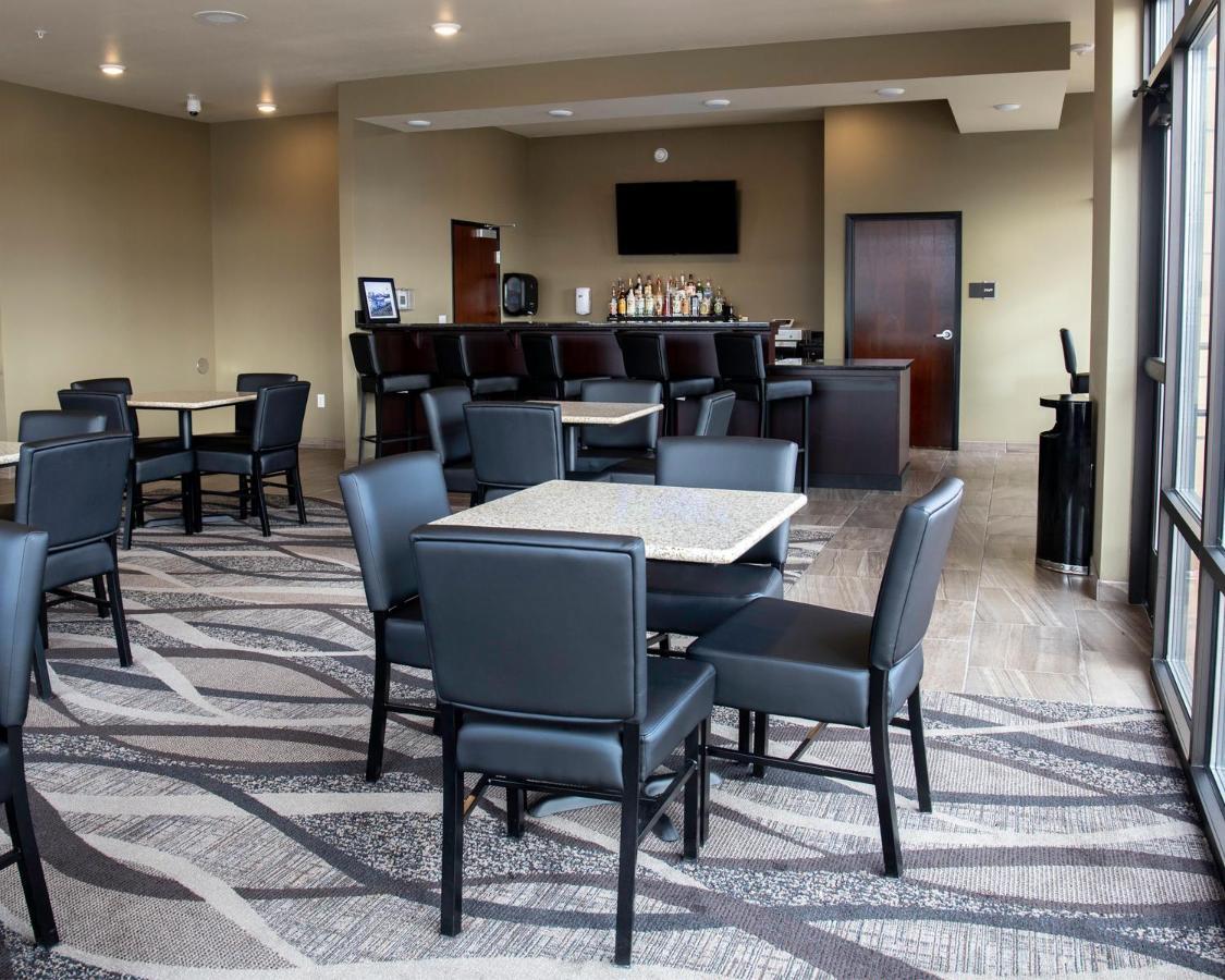 Cobblestone Hotel & Suites - Two Rivers Kültér fotó
